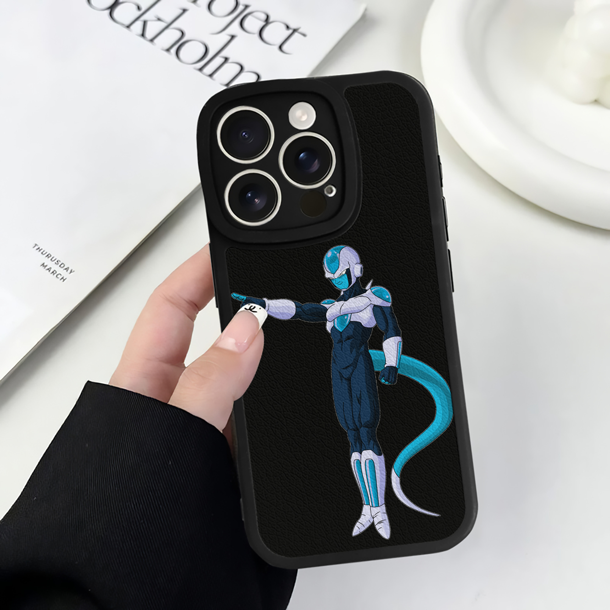 （画像用） ドラゴンボール フリーザ DRAGON BALL Frieza 【iPhone 16シリーズ対応】シリコンスマホケース（レザー調） 材質：シリコン